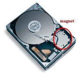 maxtor_harddisk_open.jpg